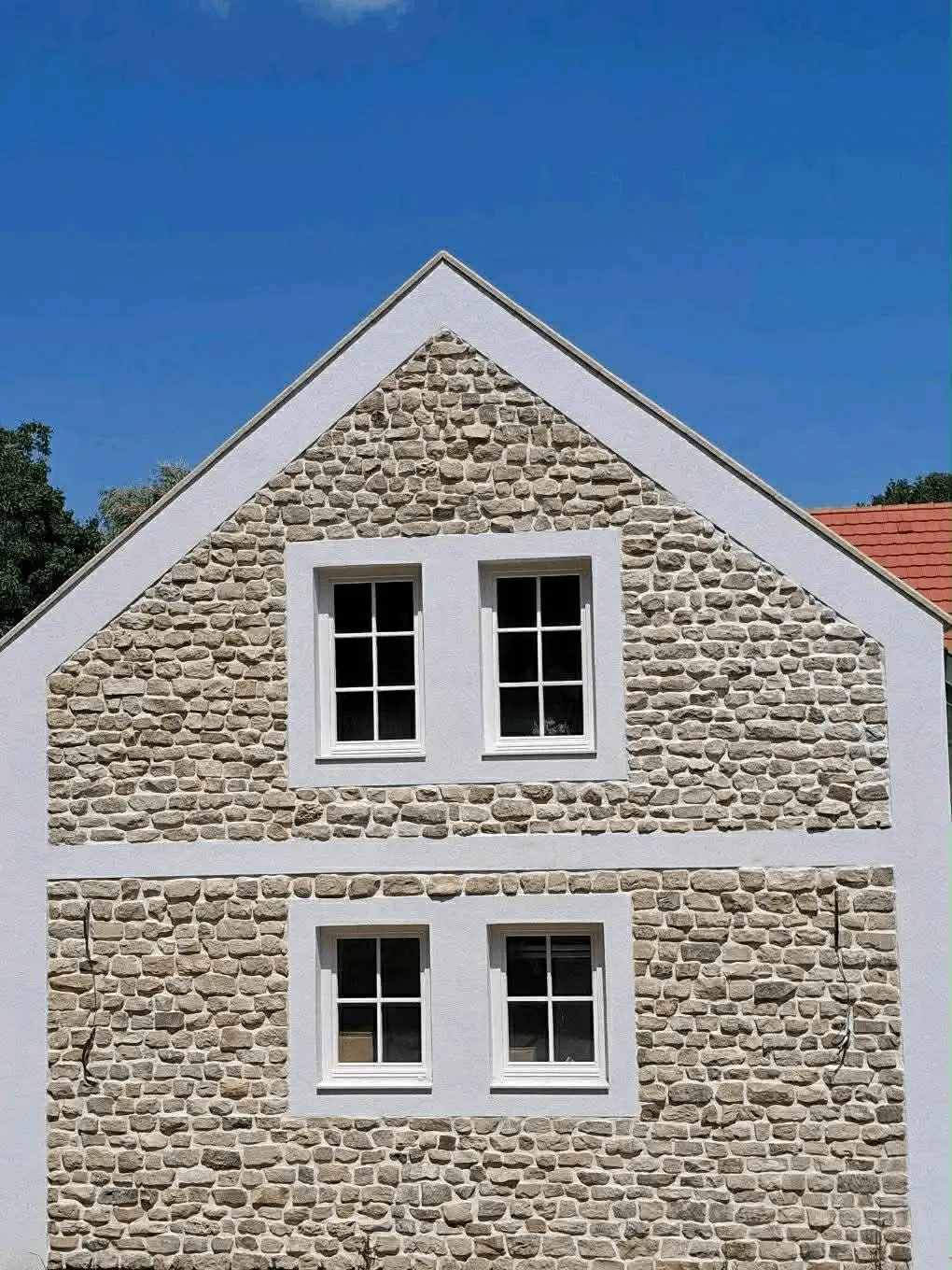 Homlokzati kőburkolat részlet – Kő Mix munka Balatonfüred